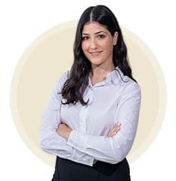 עורכת דין בתחום הנזיקין שירן עטר העובדת במשרד עורכי הדין חיים פרנק